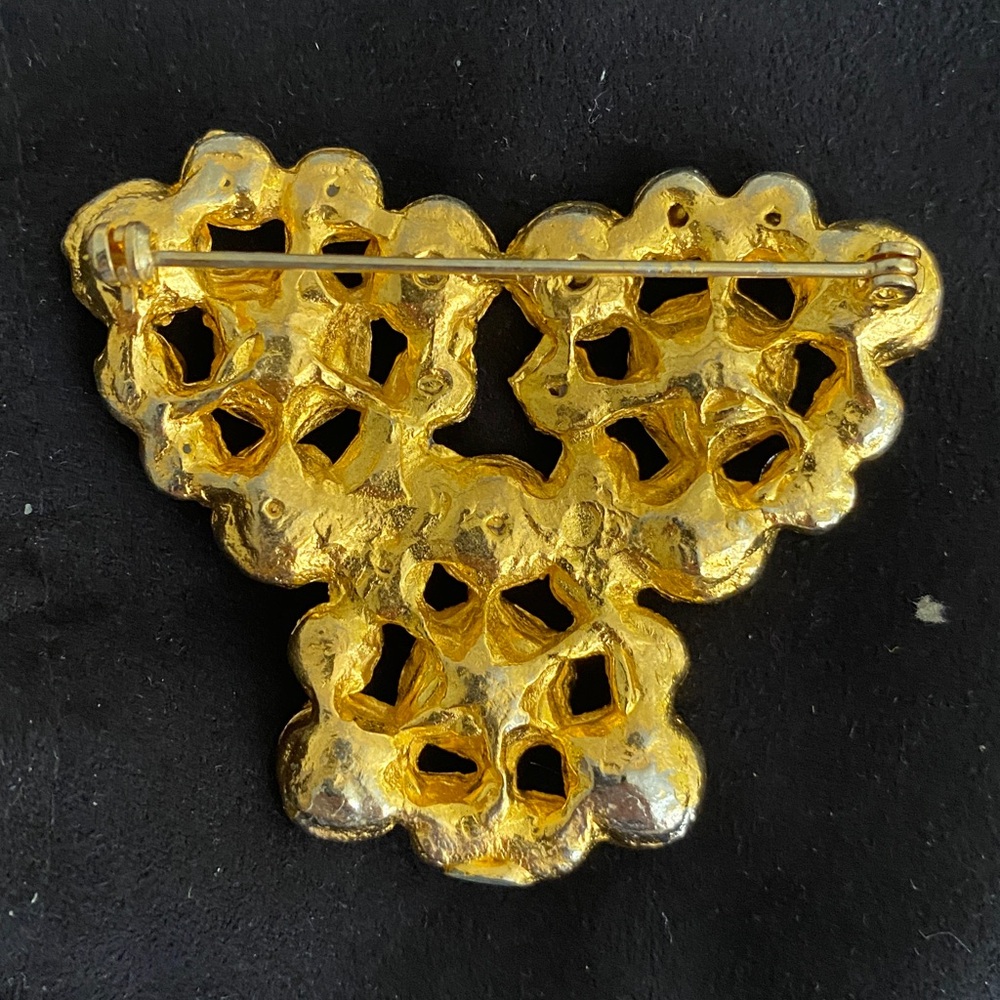 Elegant Gold and Silver Crystal Brooch - Picture 2 of 4